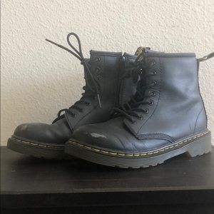 Kids doc Martens